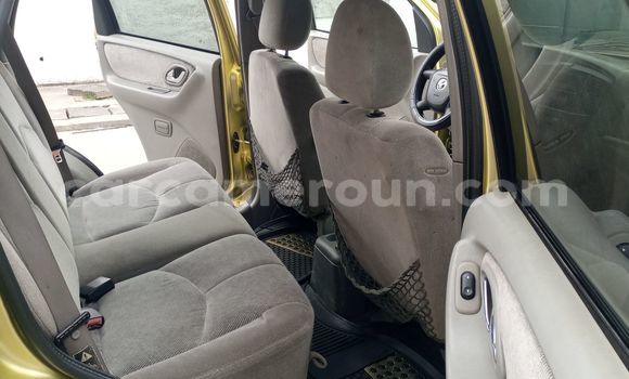 Sayi Na hannu Mazda Tribute M Mota in Douala a Ƙasar Kamaru Sayi Na hannu Mazda Tribute M Mota in Douala a Ƙasar Kamaru