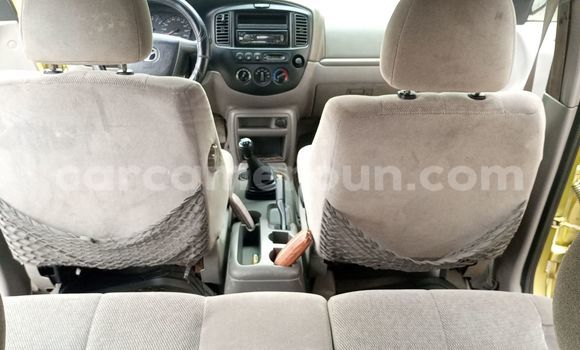 Sayi Na hannu Mazda Tribute M Mota in Douala a Ƙasar Kamaru Sayi Na hannu Mazda Tribute M Mota in Douala a Ƙasar Kamaru