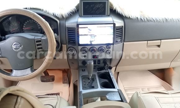 Sayi Na hannu Nissan Armada White Mota in Douala a Ƙasar Kamaru Sayi Na hannu Nissan Armada White Mota in Douala a Ƙasar Kamaru