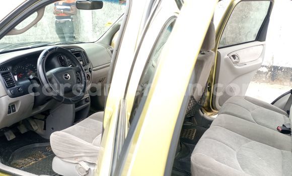 Sayi Na hannu Mazda Tribute M Mota in Douala a Ƙasar Kamaru Sayi Na hannu Mazda Tribute M Mota in Douala a Ƙasar Kamaru