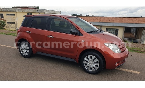 Acheter Neuf Voiture Toyota IST Rouge à Yaoundé, Central Cameroon Acheter Neuf Voiture Toyota IST Rouge à Yaoundé, Central Cameroon
