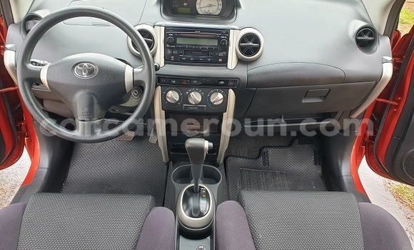Acheter Neuf Voiture Toyota IST Rouge à Yaoundé, Central Cameroon Acheter Neuf Voiture Toyota IST Rouge à Yaoundé, Central Cameroon