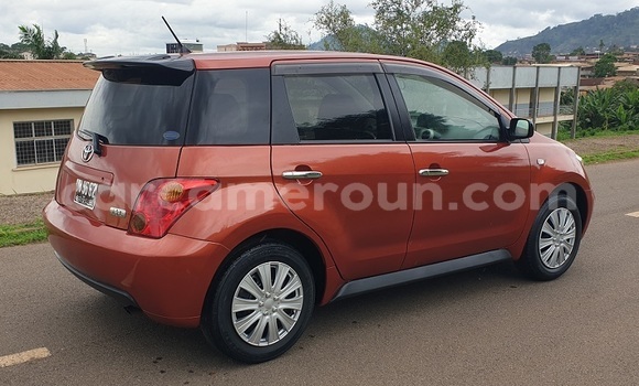 Acheter Neuf Voiture Toyota IST Rouge à Yaoundé, Central Cameroon Acheter Neuf Voiture Toyota IST Rouge à Yaoundé, Central Cameroon