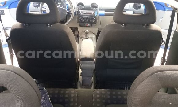 Sayi Na hannu Volkswagen Beetle Blue Mota in Douala a Ƙasar Kamaru Sayi Na hannu Volkswagen Beetle Blue Mota in Douala a Ƙasar Kamaru