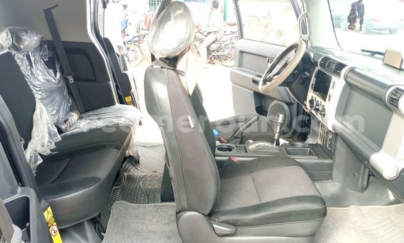 Acheter Import Voiture Toyota FJ Cruiser Noir à Douala, Littoral Cameroon Acheter Import Voiture Toyota FJ Cruiser Noir à Douala, Littoral Cameroon