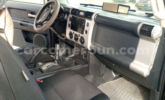 Acheter Import Voiture Toyota FJ Cruiser Noir à Douala, Littoral Cameroon Acheter Import Voiture Toyota FJ Cruiser Noir à Douala, Littoral Cameroon