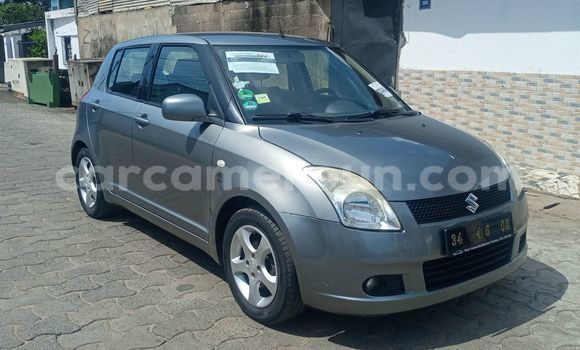 Sayi Imported Suzuki Swift Azurfa Mota in Douala a Ƙasar Kamaru Sayi Imported Suzuki Swift Azurfa Mota in Douala a Ƙasar Kamaru