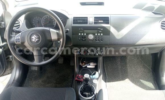 Sayi Imported Suzuki Swift Azurfa Mota in Douala a Ƙasar Kamaru Sayi Imported Suzuki Swift Azurfa Mota in Douala a Ƙasar Kamaru