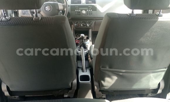 Sayi Imported Suzuki Swift Azurfa Mota in Douala a Ƙasar Kamaru Sayi Imported Suzuki Swift Azurfa Mota in Douala a Ƙasar Kamaru