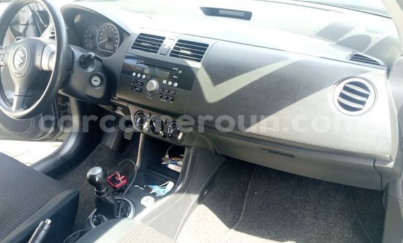 Sayi Imported Suzuki Swift Azurfa Mota in Douala a Ƙasar Kamaru Sayi Imported Suzuki Swift Azurfa Mota in Douala a Ƙasar Kamaru