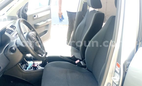 Sayi Imported Suzuki Swift Azurfa Mota in Douala a Ƙasar Kamaru Sayi Imported Suzuki Swift Azurfa Mota in Douala a Ƙasar Kamaru