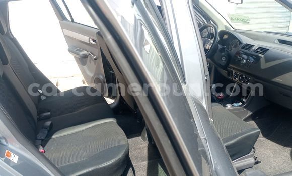 Sayi Imported Suzuki Swift Azurfa Mota in Douala a Ƙasar Kamaru Sayi Imported Suzuki Swift Azurfa Mota in Douala a Ƙasar Kamaru