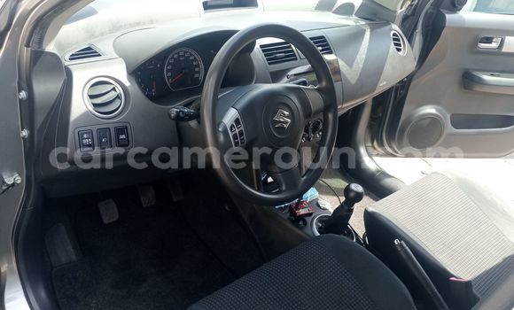 Sayi Imported Suzuki Swift Azurfa Mota in Douala a Ƙasar Kamaru Sayi Imported Suzuki Swift Azurfa Mota in Douala a Ƙasar Kamaru