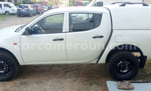 Sayi Imported Mitsubishi L400 White Babbar mota in Douala a Ƙasar Kamaru Sayi Imported Mitsubishi L400 White Babbar mota in Douala a Ƙasar Kamaru