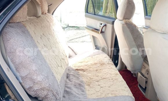 Sayi Na hannu Kia Sorento Black Mota in Douala a Ƙasar Kamaru Sayi Na hannu Kia Sorento Black Mota in Douala a Ƙasar Kamaru