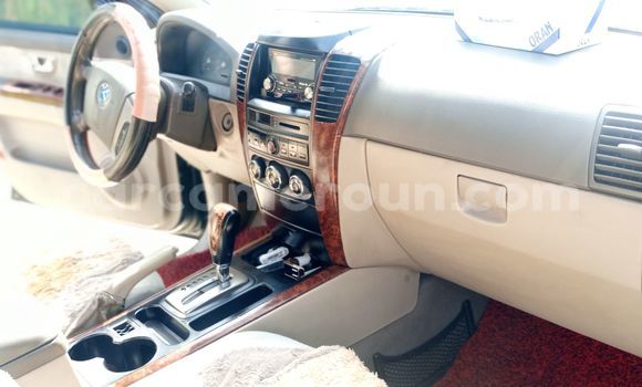 Sayi Na hannu Kia Sorento Black Mota in Douala a Ƙasar Kamaru Sayi Na hannu Kia Sorento Black Mota in Douala a Ƙasar Kamaru