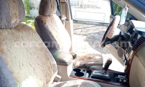 Sayi Na hannu Kia Sorento Black Mota in Douala a Ƙasar Kamaru Sayi Na hannu Kia Sorento Black Mota in Douala a Ƙasar Kamaru