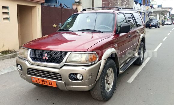 Sayi Na hannu Mitsubishi Montero Sport Red Mota in Douala a Ƙasar Kamaru Sayi Na hannu Mitsubishi Montero Sport Red Mota in Douala a Ƙasar Kamaru