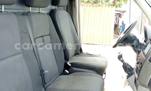 Sayi Na hannu Mercedes‒Benz Sprinter White Babbar mota in Douala a Ƙasar Kamaru Sayi Na hannu Mercedes‒Benz Sprinter White Babbar mota in Douala a Ƙasar Kamaru