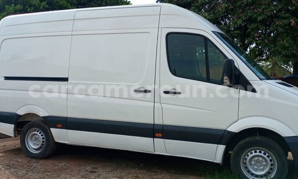 Sayi Na hannu Mercedes‒Benz Sprinter White Babbar mota in Douala a Ƙasar Kamaru Sayi Na hannu Mercedes‒Benz Sprinter White Babbar mota in Douala a Ƙasar Kamaru