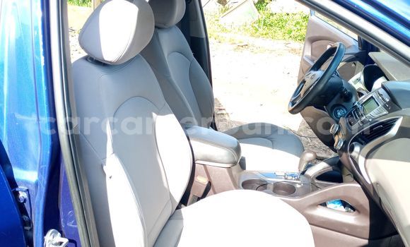 Buy Import Hyundai Tucson Blue Car in Douala in Littoral Cameroon Buy Import Hyundai Tucson Blue Car in Douala in Littoral Cameroon