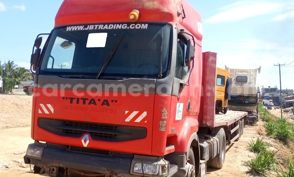 Sayi Na hannu Renault D55 Red Babbar mota in Douala a Ƙasar Kamaru Sayi Na hannu Renault D55 Red Babbar mota in Douala a Ƙasar Kamaru