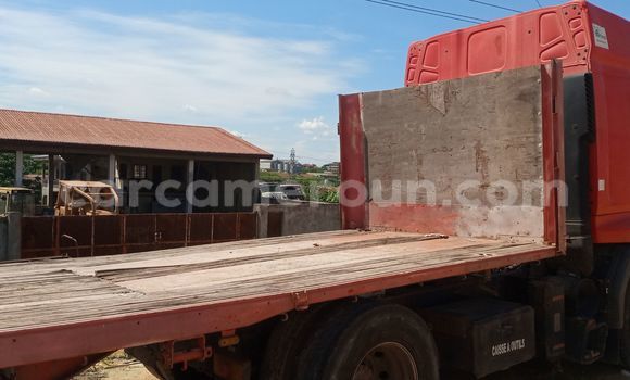 Sayi Na hannu Renault D55 Red Babbar mota in Douala a Ƙasar Kamaru Sayi Na hannu Renault D55 Red Babbar mota in Douala a Ƙasar Kamaru