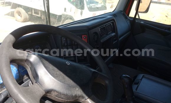 Sayi Na hannu Renault D55 Red Babbar mota in Douala a Ƙasar Kamaru Sayi Na hannu Renault D55 Red Babbar mota in Douala a Ƙasar Kamaru