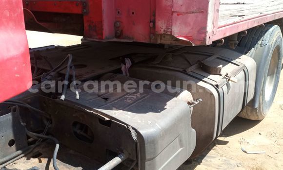 Sayi Na hannu Renault D55 Red Babbar mota in Douala a Ƙasar Kamaru Sayi Na hannu Renault D55 Red Babbar mota in Douala a Ƙasar Kamaru