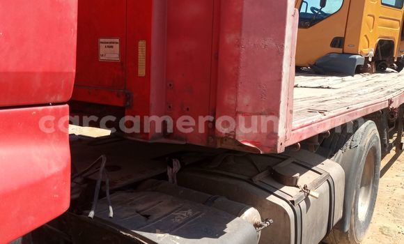 Sayi Na hannu Renault D55 Red Babbar mota in Douala a Ƙasar Kamaru Sayi Na hannu Renault D55 Red Babbar mota in Douala a Ƙasar Kamaru