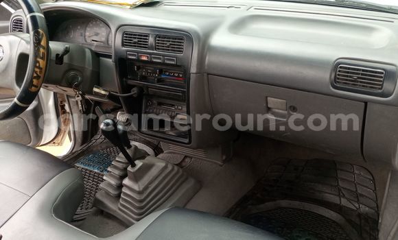 Acheter Occasion Utilitaire Nissan UD Blanc à Douala, Littoral Cameroon Acheter Occasion Utilitaire Nissan UD Blanc à Douala, Littoral Cameroon