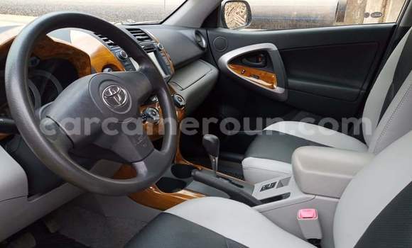 Acheter Occasion Voiture Toyota RAV4 Gris à Douala, Littoral Cameroon Acheter Occasion Voiture Toyota RAV4 Gris à Douala, Littoral Cameroon