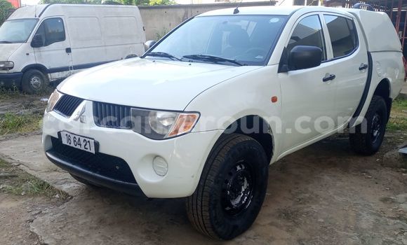 Buy Import Mitsubishi L400 White Truck in Douala in Littoral Cameroon Buy Import Mitsubishi L400 White Truck in Douala in Littoral Cameroon