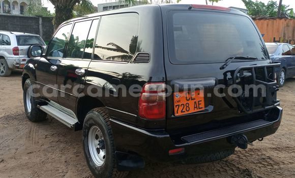Sayi Na hannu Toyota Land Cruiser Black Mota in Douala a Ƙasar Kamaru Sayi Na hannu Toyota Land Cruiser Black Mota in Douala a Ƙasar Kamaru