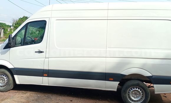 Sayi Na hannu Mercedes‒Benz Sprinter White Babbar mota in Douala a Ƙasar Kamaru Sayi Na hannu Mercedes‒Benz Sprinter White Babbar mota in Douala a Ƙasar Kamaru