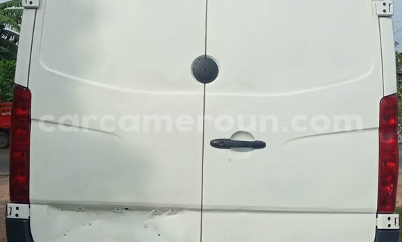 Sayi Na hannu Mercedes‒Benz Sprinter White Babbar mota in Douala a Ƙasar Kamaru Sayi Na hannu Mercedes‒Benz Sprinter White Babbar mota in Douala a Ƙasar Kamaru