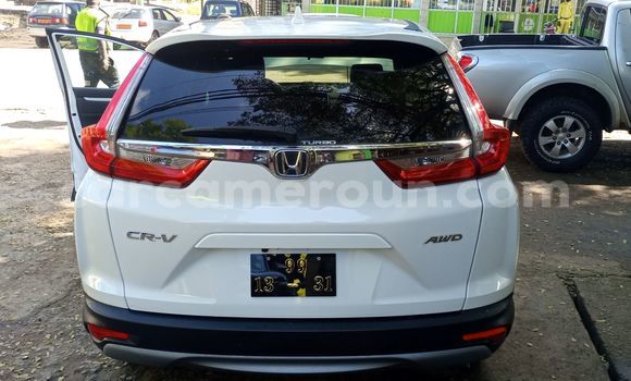 Sayi Imported Honda CR–V White Mota in Douala a Ƙasar Kamaru Sayi Imported Honda CR–V White Mota in Douala a Ƙasar Kamaru