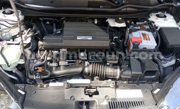 Sayi Imported Honda CR–V White Mota in Douala a Ƙasar Kamaru Sayi Imported Honda CR–V White Mota in Douala a Ƙasar Kamaru