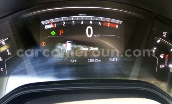 Sayi Imported Honda CR–V White Mota in Douala a Ƙasar Kamaru Sayi Imported Honda CR–V White Mota in Douala a Ƙasar Kamaru