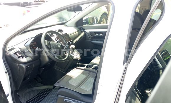 Sayi Imported Honda CR–V White Mota in Douala a Ƙasar Kamaru Sayi Imported Honda CR–V White Mota in Douala a Ƙasar Kamaru