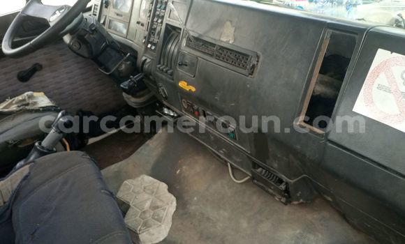 Sayi Na hannu Man Silent White Babbar mota in Douala a Ƙasar Kamaru Sayi Na hannu Man Silent White Babbar mota in Douala a Ƙasar Kamaru