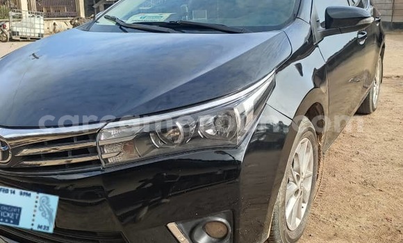 Sayi Na hannu Toyota Corolla Black Mota in Douala a Ƙasar Kamaru Sayi Na hannu Toyota Corolla Black Mota in Douala a Ƙasar Kamaru