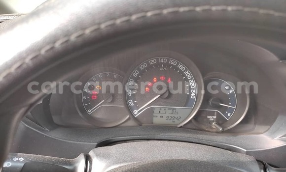 Sayi Na hannu Toyota Corolla Black Mota in Douala a Ƙasar Kamaru Sayi Na hannu Toyota Corolla Black Mota in Douala a Ƙasar Kamaru