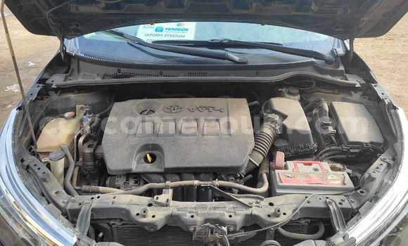 Sayi Na hannu Toyota Corolla Black Mota in Douala a Ƙasar Kamaru Sayi Na hannu Toyota Corolla Black Mota in Douala a Ƙasar Kamaru