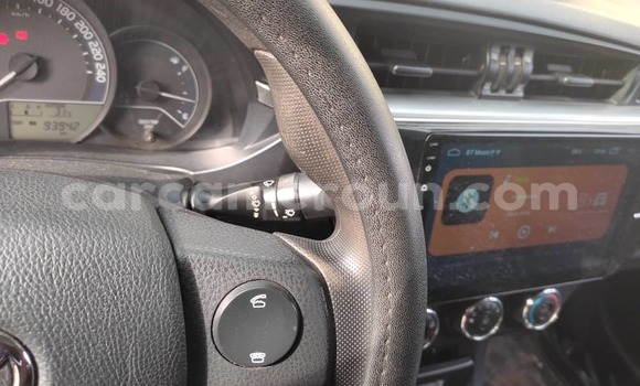 Sayi Na hannu Toyota Corolla Black Mota in Douala a Ƙasar Kamaru Sayi Na hannu Toyota Corolla Black Mota in Douala a Ƙasar Kamaru