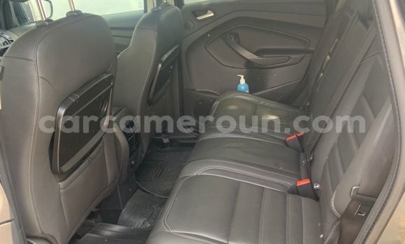 Sayi Sabo Ford Escape Sauran Mota in Douala a Ƙasar Kamaru Sayi Sabo Ford Escape Sauran Mota in Douala a Ƙasar Kamaru