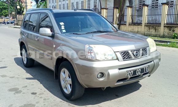 Sayi Imported Nissan X–Trail Azurfa Mota in Douala a Ƙasar Kamaru Sayi Imported Nissan X–Trail Azurfa Mota in Douala a Ƙasar Kamaru