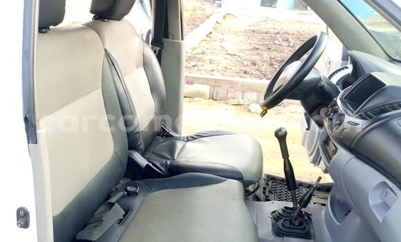 Buy Used Mitsubishi L400 White Truck in Douala in Littoral Cameroon Buy Used Mitsubishi L400 White Truck in Douala in Littoral Cameroon