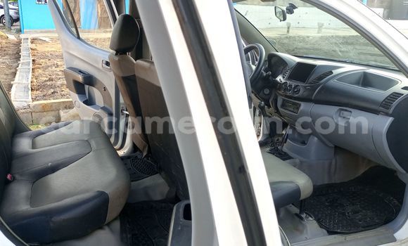 Buy Used Mitsubishi L400 White Truck in Douala in Littoral Cameroon Buy Used Mitsubishi L400 White Truck in Douala in Littoral Cameroon