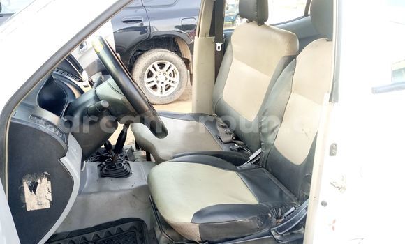 Buy Used Mitsubishi L400 White Truck in Douala in Littoral Cameroon Buy Used Mitsubishi L400 White Truck in Douala in Littoral Cameroon